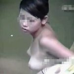 【盗撮動画】エキゾチックなアジアンビューティー女子が温泉に入浴してたのでカメラのスイッチＯＮ♪