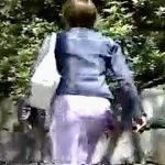 【盗撮動画】前方を歩くお姉さんのプリケツを観たいと思ったら見知らぬオッサンが魅せてくれますた♪