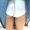 【盗撮動画】インテリアショップでスカメクされてデカい純白パンツを撮られてる超鈍感デニムスカート女子♪