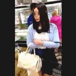 【盗撮動画】スーパーでは万引き犯以上に挙動不審丸出しで逆さ撮り失敗もエスカレーターでは最強な撮り師♪
