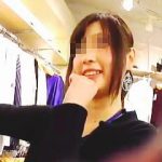 【盗撮動画】ショップの店員さんに無理難題持ちかけて漆黒のスカートの中身を丸裸にした撮り師♪