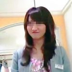 【盗撮動画】爽やかな接客のショップ店員さんを逆さ撮りしたらとんでもないド淫乱女子ですた♪