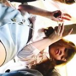 【盗撮動画】揺れる電車内で立ち乗りしてるヤリ盛りなギャルたちのパンチラげっちゅ～しますた♪