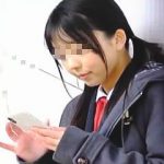 【盗撮動画】明日を夢見るツインテール女子校生が壮絶な痴漢被害に遭っていたその一部始終♪