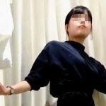 【盗撮動画】Ｇ〇らしき店内のフィッティングルームで洋服を試着してる女子たちを隠し撮り♪