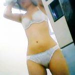 【盗撮動画】バイト先のパイセンお姉さんの着替えを隠し撮りしてこっそりオナってるオレ♪