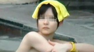 【盗撮動画】周囲の女子たちを大量虐殺したSSS級美少女の露天風呂事件をフルバージョンで再検証♪