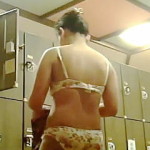 【盗撮動画】うっかりスマホの電源入れっぱでビデオカメラアプリも起動しっぱで撮られた悪意のない映像♪