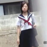 【盗撮動画】下校途中にパンティー泥棒に遭遇しちゃったお気の毒なセーラー女子校生♪