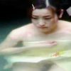 【盗撮動画】情緒溢れる岩風呂でタオル入浴してる無粋な女の子を潜伏隠し撮りしたった♪
