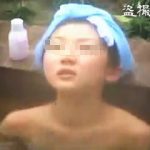 【盗撮動画】露天風呂に浸かってる舞妓さんチックな純和風女子はやっぱり湯煙がお似合いな件♪