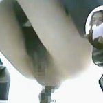 【閲覧注意】黒ブーツ淑女が仕込みカメラ完備のトイレで大量の極太ウンコを放出してくれますた♪