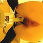 【盗撮動画】利用者が比較的少ないショッピングセンターの女子トイレは撮り場と思っていい件♪