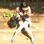 【盗撮動画】学生以上ＯＬ未満な女子が道端で風俗のバイトを探してると勝手に想像してニヤついた件♪