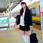 【盗撮動画】いたって普通の女子校生だからこそ見たくなるパンチラを強制スカメク撮りしますた♪