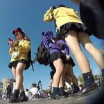 【盗撮動画】修学旅行で晴天のネズミランドにやって来た女子校生たちのパンチラお花畑♪