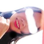 【盗撮動画】小振りな美尻を包むパンティをスカメク撮りしてから声を掛けて顔も撮るエグいヤツ♪