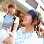 【盗撮動画】一日穿き尽くしてムレムレ熟成パンティを逆さ撮りでキャッチされた女の子たち♪