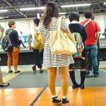 【盗撮動画】歩く凶器スタイルのミニスカ女子たちを逆さ撮りしたら見られたい臭がキツかった件♪