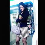 【盗撮動画】「毎日セックスしてるんだろな～」と勝手な妄想を掻き立てる女子のパンチラ♪