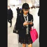 【盗撮動画】女子校生専門にスカメクで生温かそうなパンチラを撮り溜めてる手練れの撮り師♪