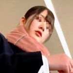 【盗撮動画】ひだひだの制服ミニスカ穿いた女子校生の清純パンチラはオジサンたちの主食です♪