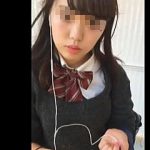 【盗撮動画】人の良さそうなＪＫたちに声を掛けてからパンチラスカメク撮りする鬼畜の撮り師♪