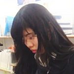 【盗撮動画】百均でお買い物に集中してる女子校生のパンチラに接写で熱中してる撮り師♪