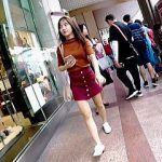 【盗撮動画】東アジア系の女の子のパンチラは何の違和感もなく興奮ＭＡＸで楽しめる件♪