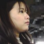 【盗撮動画】巨尻を弄られ恥毛だらけの敏感な陰部を極太バイブで犯されたポチャ系美女♪
