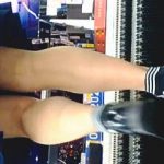 【盗撮動画】見えないものを撮るような無粋な真似はしない！けど舐め上げたくなる生脚は撮るよ♪