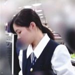 【盗撮動画】デパートの紳士服売り場で働く制服店員さんたちがパンチラ裏サービスで静かに接客中♪