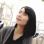 【盗撮動画】商談しながら逆さ撮り！一見お堅いリケジョ風にも見える店員さんの清楚系パンチラ♪