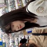 【盗撮動画】可愛さに色気も出てきた美形女子の美ケツにぴったりと貼りつくパンチラ最強♪