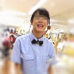 【盗撮動画】背徳感と罪悪感がてんこ盛り！ベビーショップ美人店員さんのパンチラ逆さ撮り♪