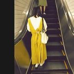 【盗撮動画】膝下丈のジャンスカ穿いた普通の女の子のパンティが無性に見たくなったらコレ♪