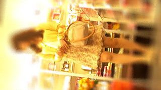 【盗撮動画】パンチラオーラを纏った女子大生風お嬢さんのショッピングパンティにフル勃起♪