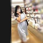 【盗撮動画】読書は今でも紙派で推理小説を愛読してそうなお姉さんのパンチラは最強だと思う♪